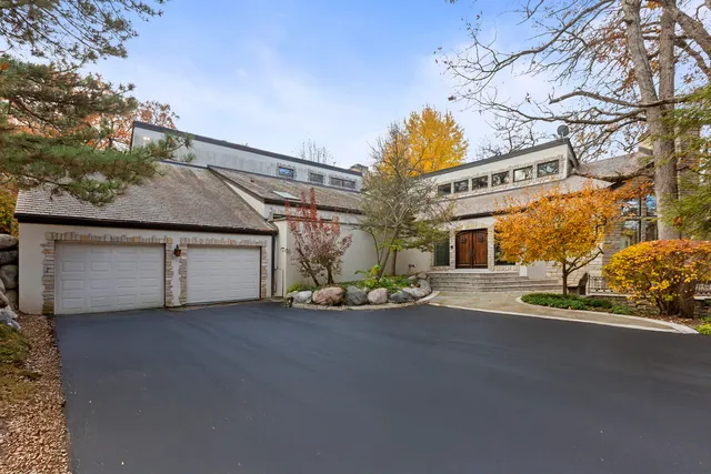 $1,795,000 | 12 Rock Ridge Lane, Barrington Hills, IL 60010