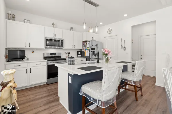 $439,000 | 15040 West Winchester Lane, Manhattan, IL 60442