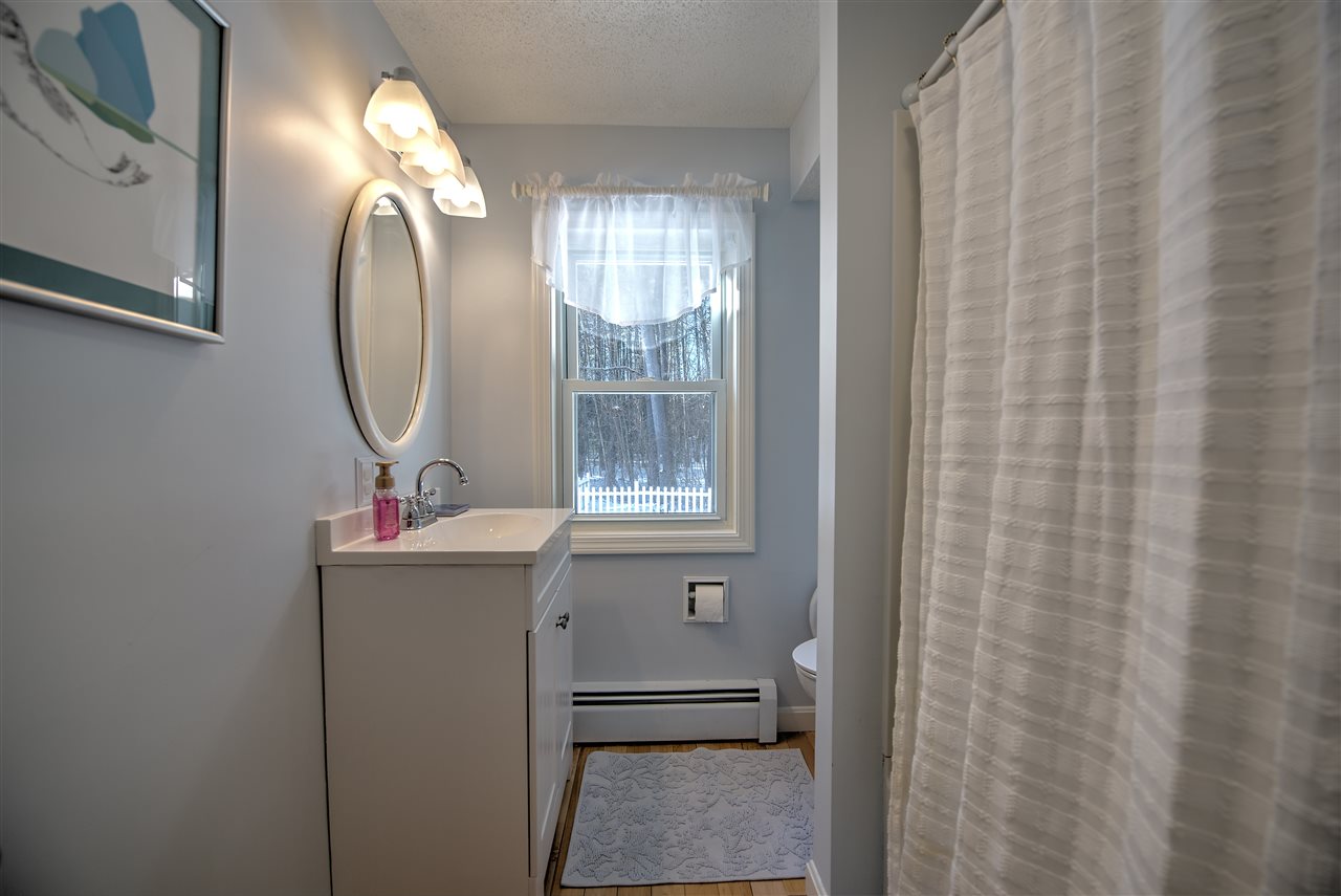 492 Mast Road Goffstown, NH 03045 - Photo 14 of 19