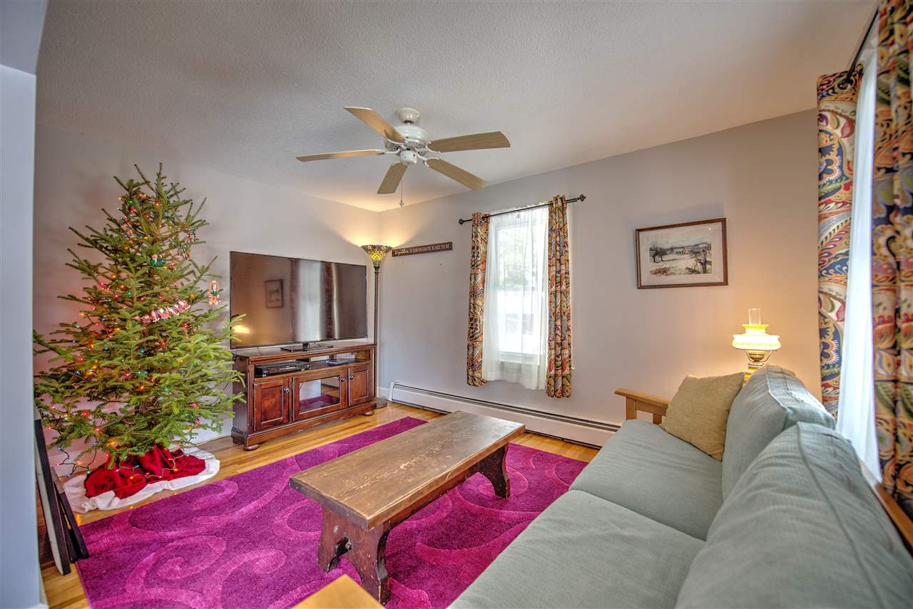 492 Mast Road Goffstown, NH 03045 - Photo 4 of 19