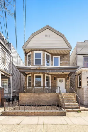 $2,850 | 20 Delaware Avenue, Unit 1, Jersey City, NJ 07304