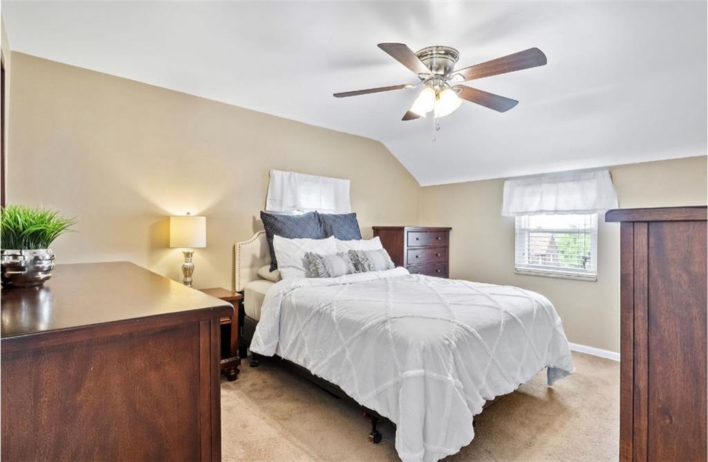 4214 Highgrove Road Pittsburgh, PA 15234 - Photo 11 of 25 Gallery Image 11