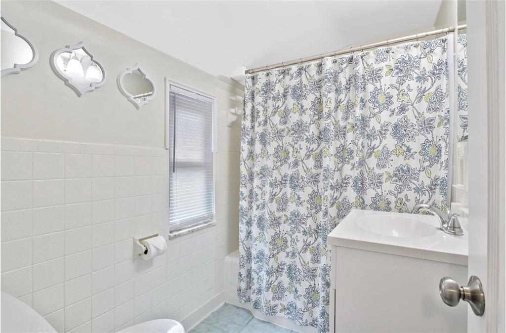 4214 Highgrove Road Pittsburgh, PA 15234 - Photo 15 of 25 Gallery Image 15