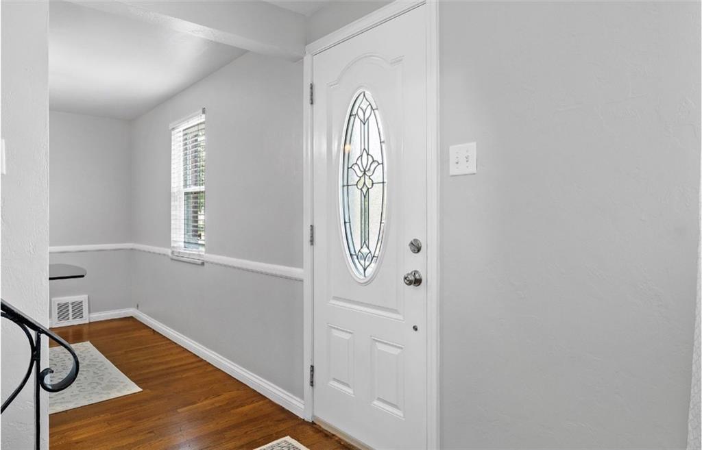 4214 Highgrove Road Pittsburgh, PA 15234 - Photo 4 of 25 Gallery Image 4