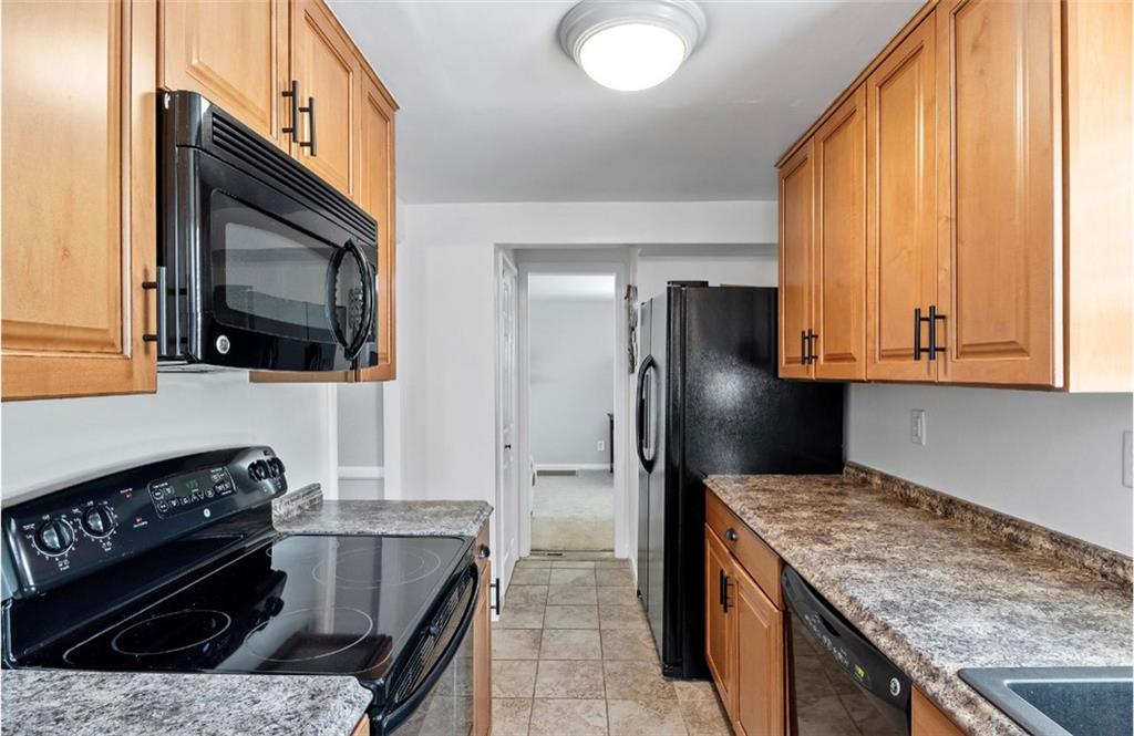4214 Highgrove Road Pittsburgh, PA 15234 - Photo 9 of 25 Gallery Image 9