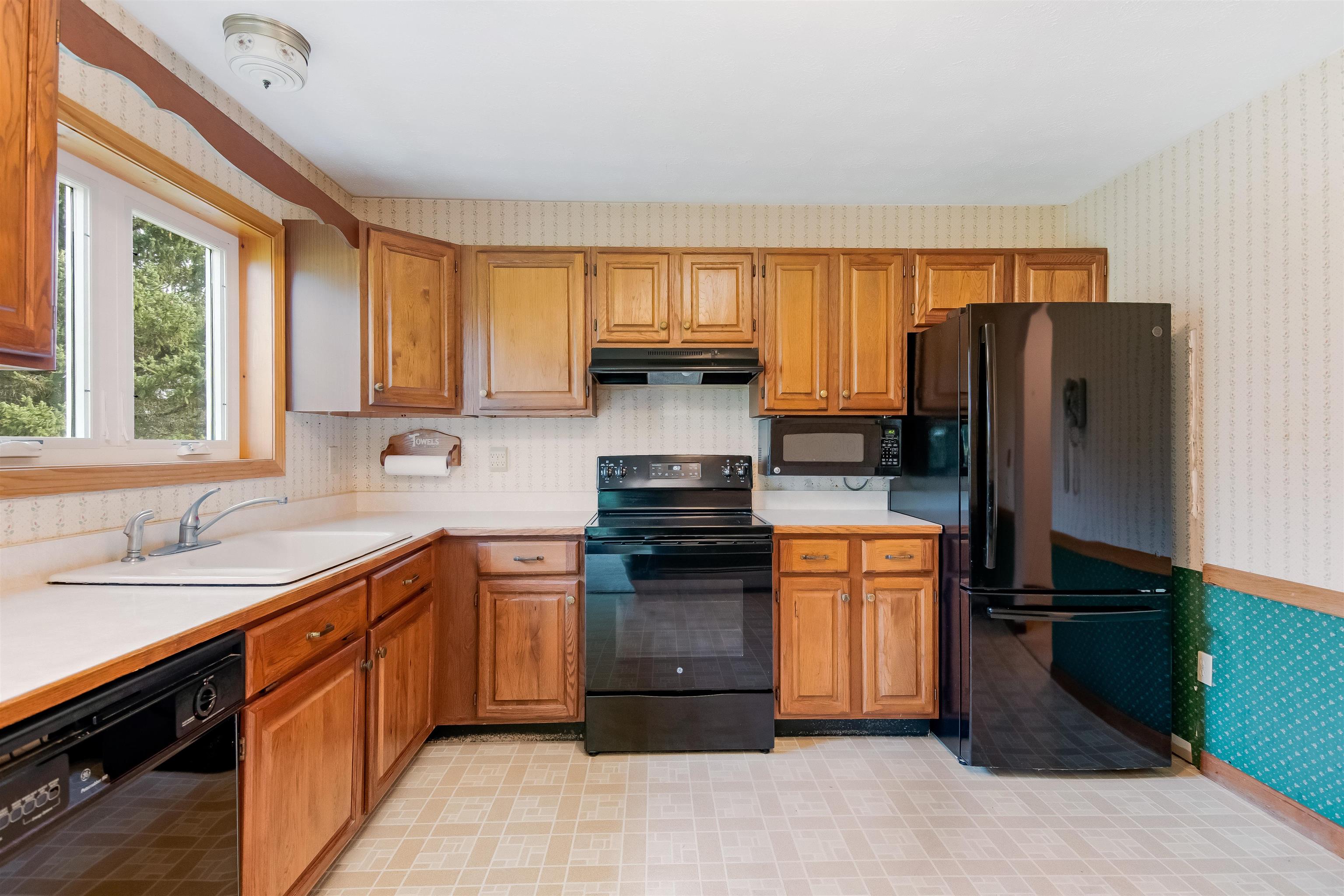 59 Paddock Lane Williston, VT 05495 - Photo 12 of 40 Gallery Image 12