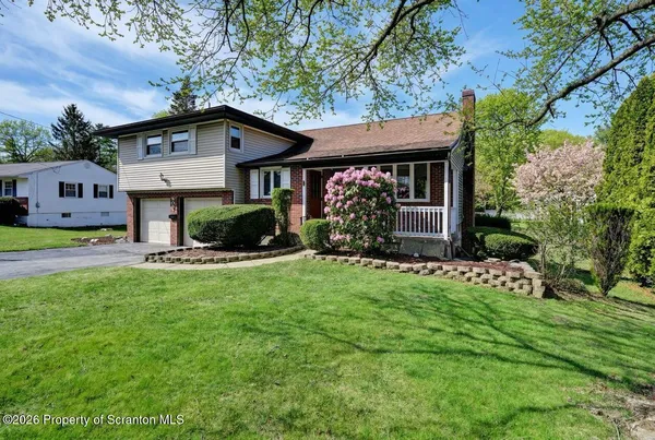 $374,900 | 506 Tulip Circle, Clarks Summit, PA 18411