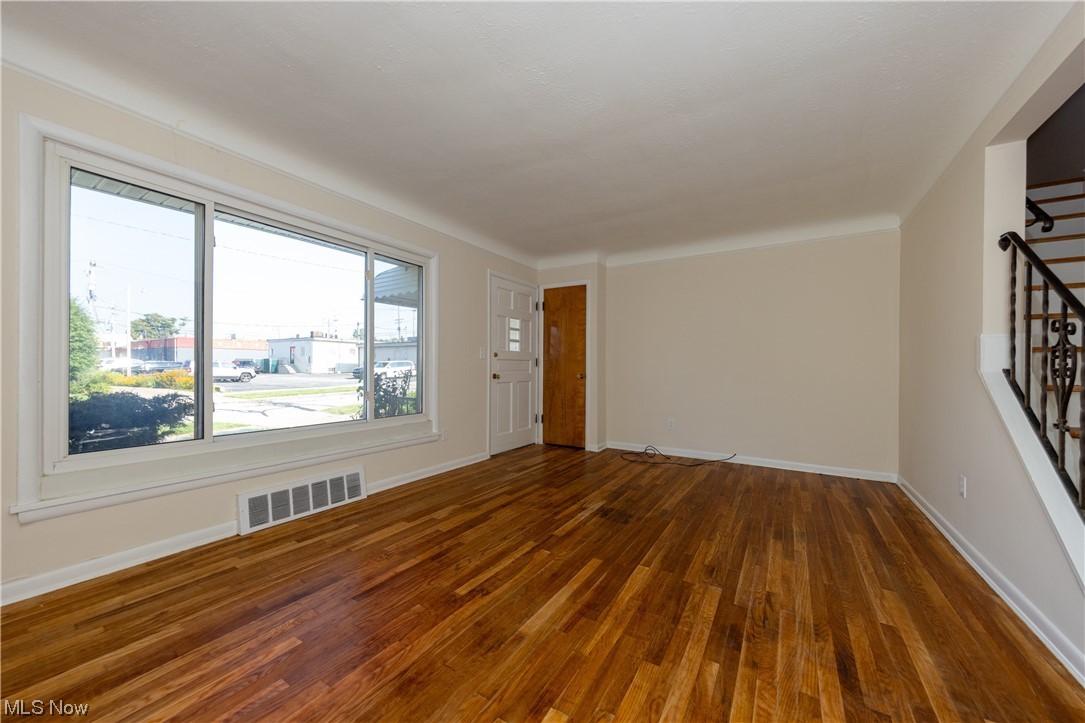 1420 Avondale Road South Euclid, OH 44121 - Photo 5 of 27