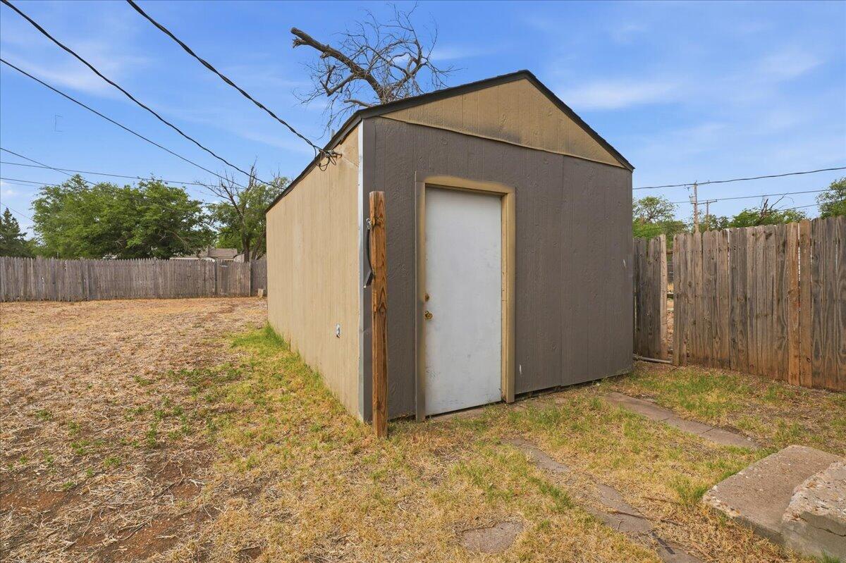 2503 30th Street Lubbock, TX 79410 - Photo 26 of 26 a view of backyard of house