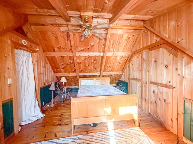 $379,000 | 24 Old Harbor Road, Vinalhaven, ME 04863