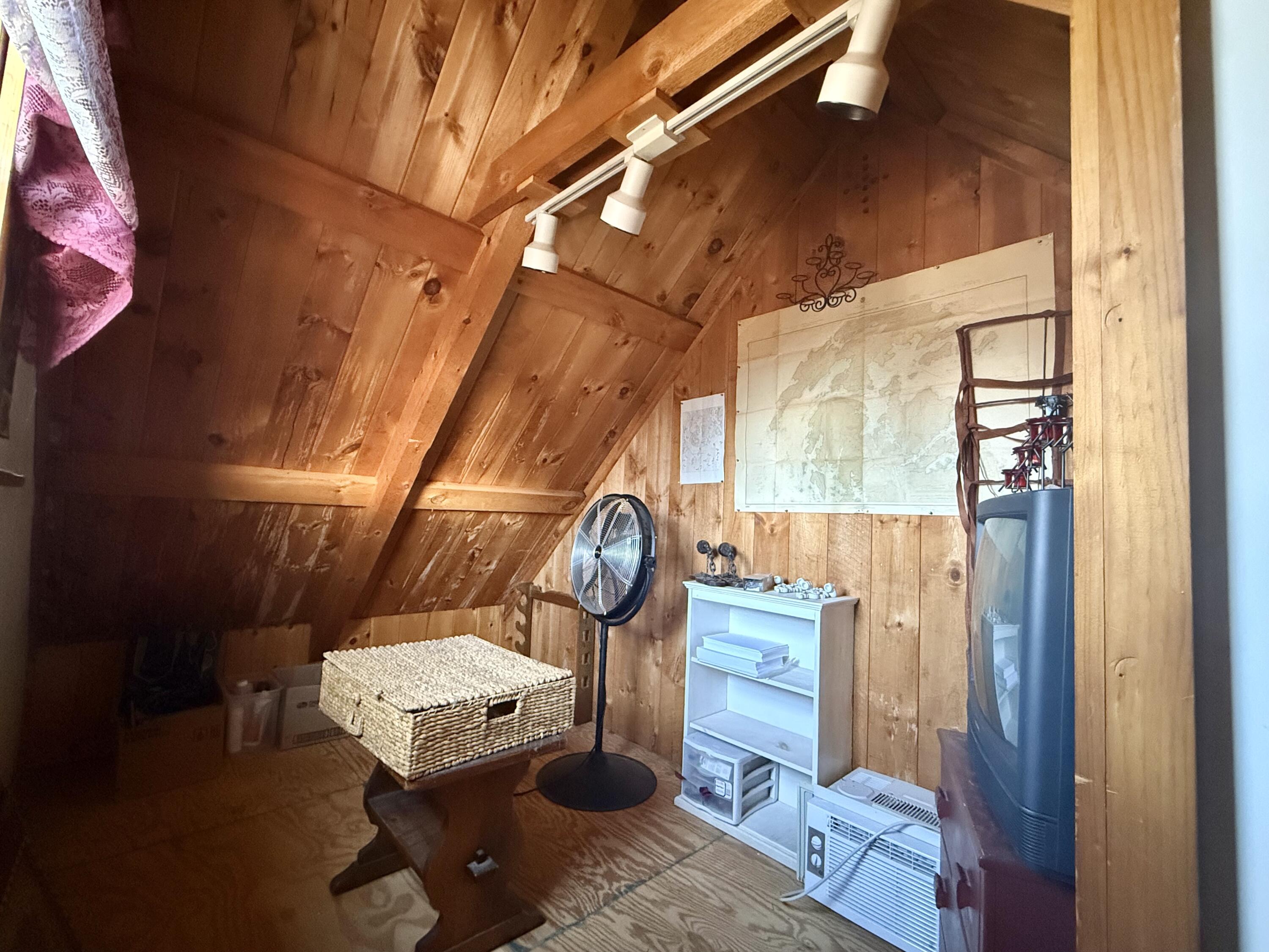 24 Old Harbor Road Vinalhaven, ME 04863 - Photo 13 of 27 IMG_0921