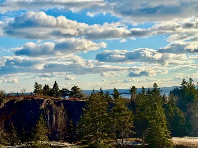 $379,000 | 24 Old Harbor Road, Vinalhaven, ME 04863