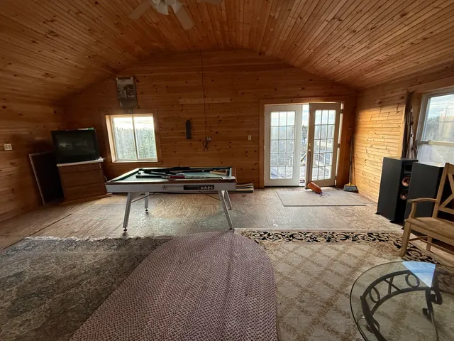 $379,000 | 24 Old Harbor Road, Vinalhaven, ME 04863