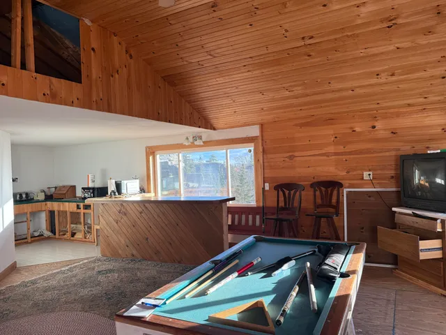 $379,000 | 24 Old Harbor Road, Vinalhaven, ME 04863