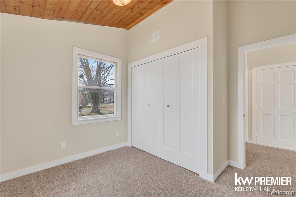 5658 Crescent Road Waterford, MI 48327 - Photo 24 of 40 Gallery Image 24