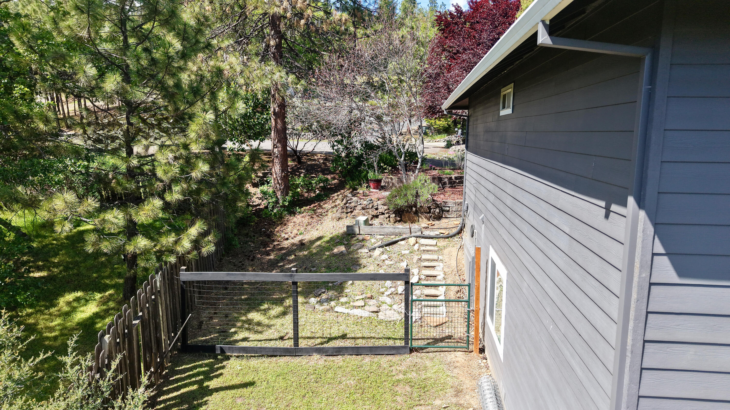 381 Pinetop Terrace Shady Cove, OR 97539 - Photo 49 of 66