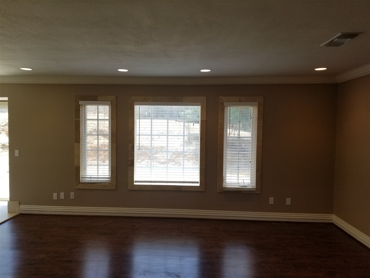 1207 East Fallbrook Street Fallbrook, CA 92028 - Photo 2 of 15