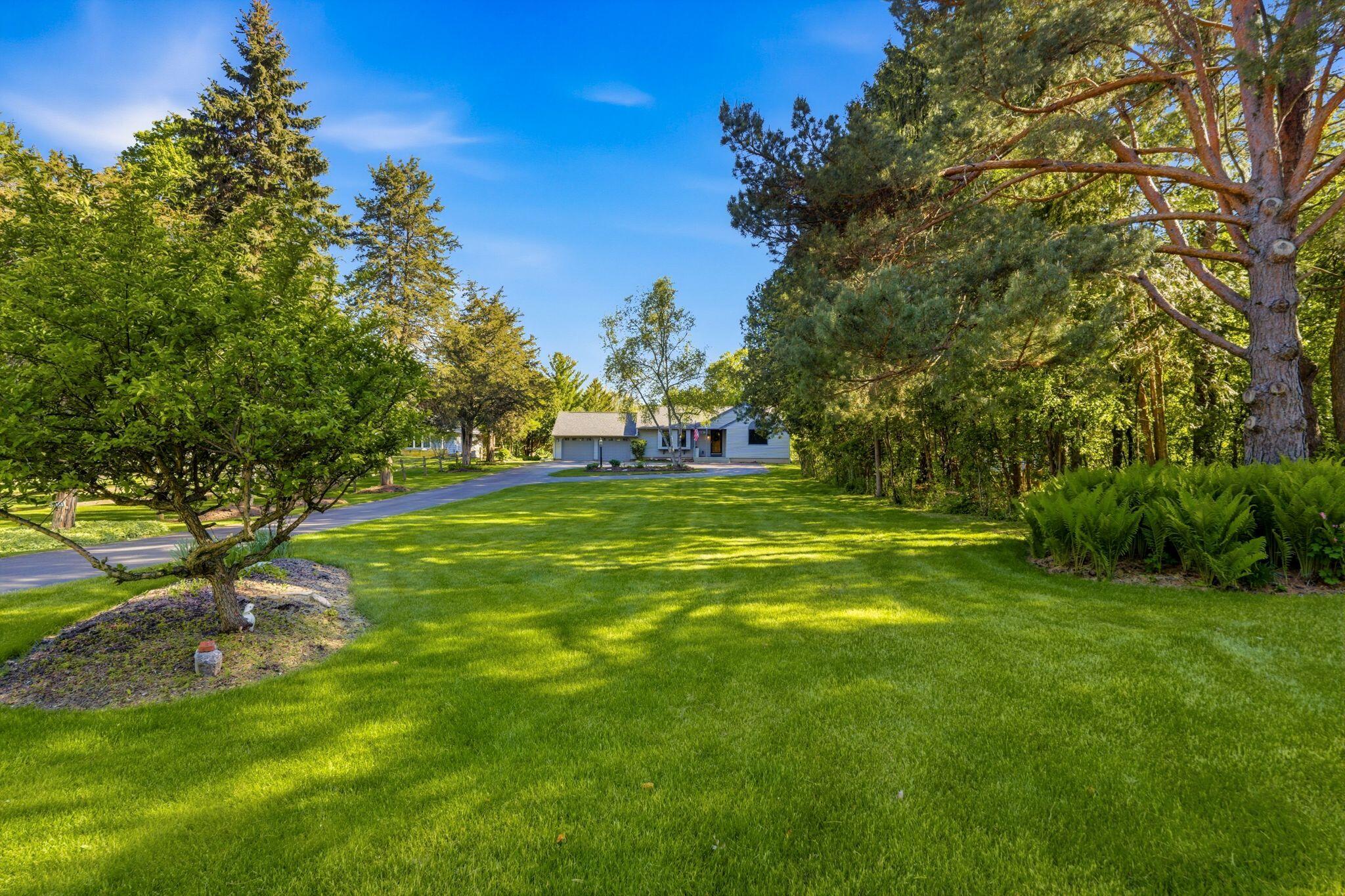 3519 Nagawicka Road Delafield, WI 53029 - Photo 14 of 40 3519 Nagawicka, Hartland - HDR-2