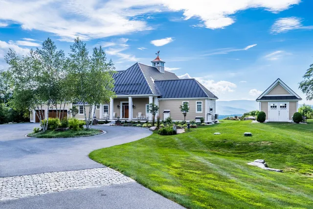 $2,800,000 | 23 Valley View Road, Winhall, VT 05255