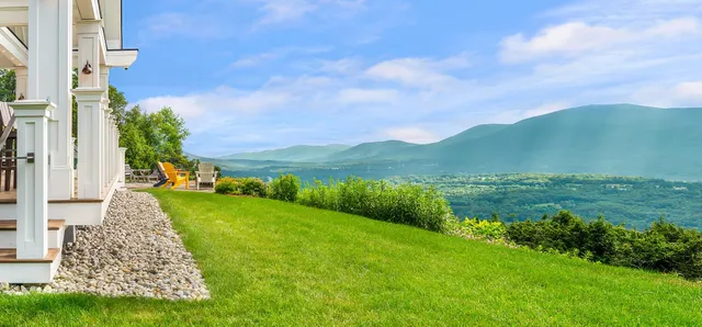 $2,800,000 | 23 Valley View Road, Winhall, VT 05255