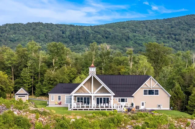 $2,800,000 | 23 Valley View Road, Winhall, VT 05255