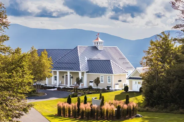 $2,800,000 | 23 Valley View Road, Winhall, VT 05255