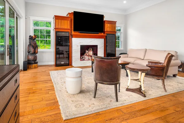 $2,800,000 | 23 Valley View Road, Winhall, VT 05255