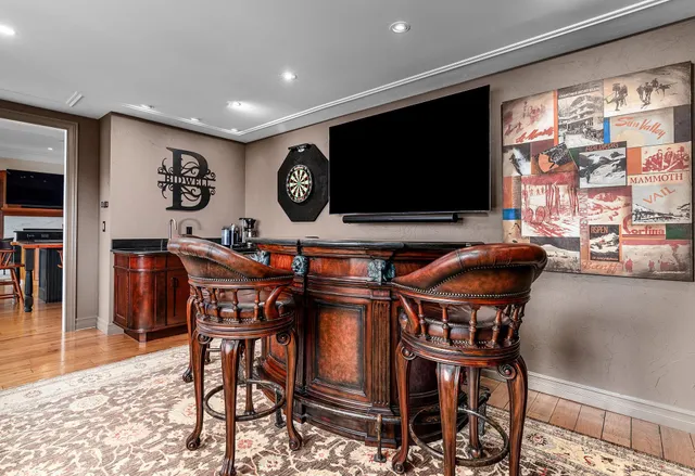 $2,800,000 | 23 Valley View Road, Winhall, VT 05255