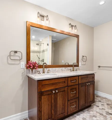 $2,800,000 | 23 Valley View Road, Winhall, VT 05255