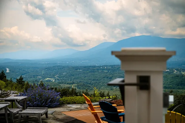 $2,800,000 | 23 Valley View Road, Winhall, VT 05255