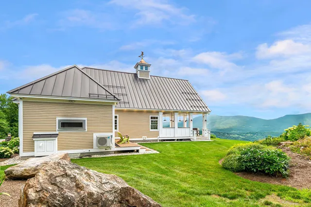 $2,800,000 | 23 Valley View Road, Winhall, VT 05255