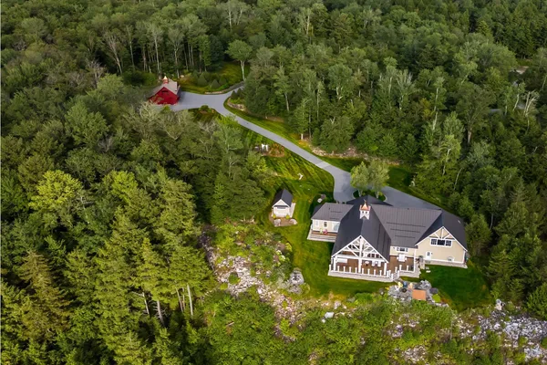 $2,800,000 | 23 Valley View Road, Winhall, VT 05255