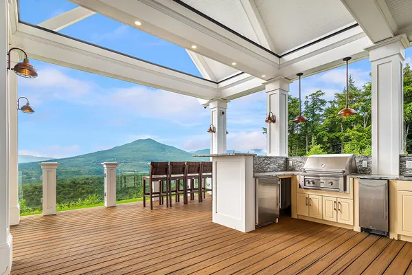 $2,800,000 | 23 Valley View Road, Winhall, VT 05255