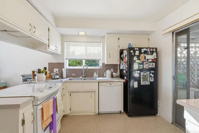 $2,800,000 | 5455 Parkview Drive, La Jolla, CA 92037