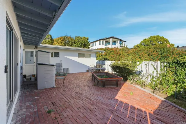 $2,800,000 | 5455 Parkview Drive, La Jolla, CA 92037