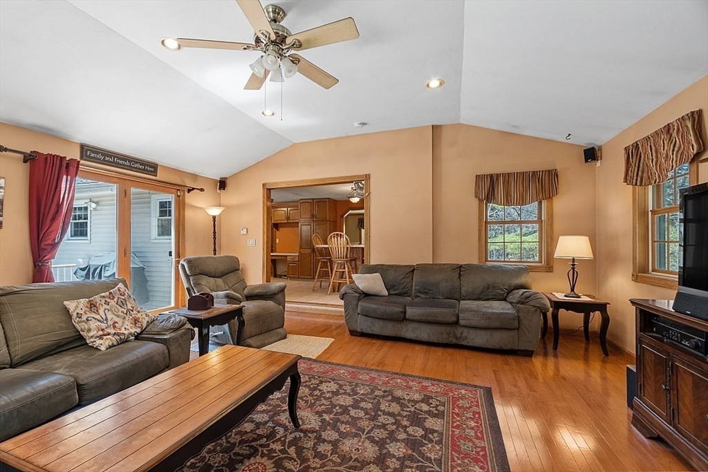 17 Conlin Road Oxford, MA 01540 - Photo 4 of 42 Gallery Image 4