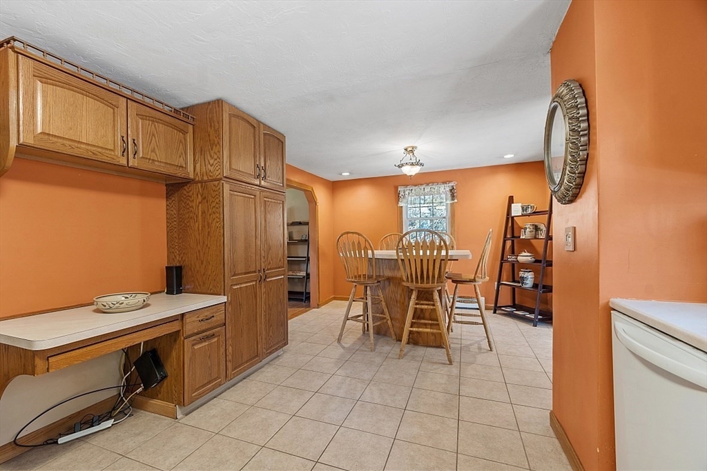 17 Conlin Road Oxford, MA 01540 - Photo 10 of 42 Gallery Image 10