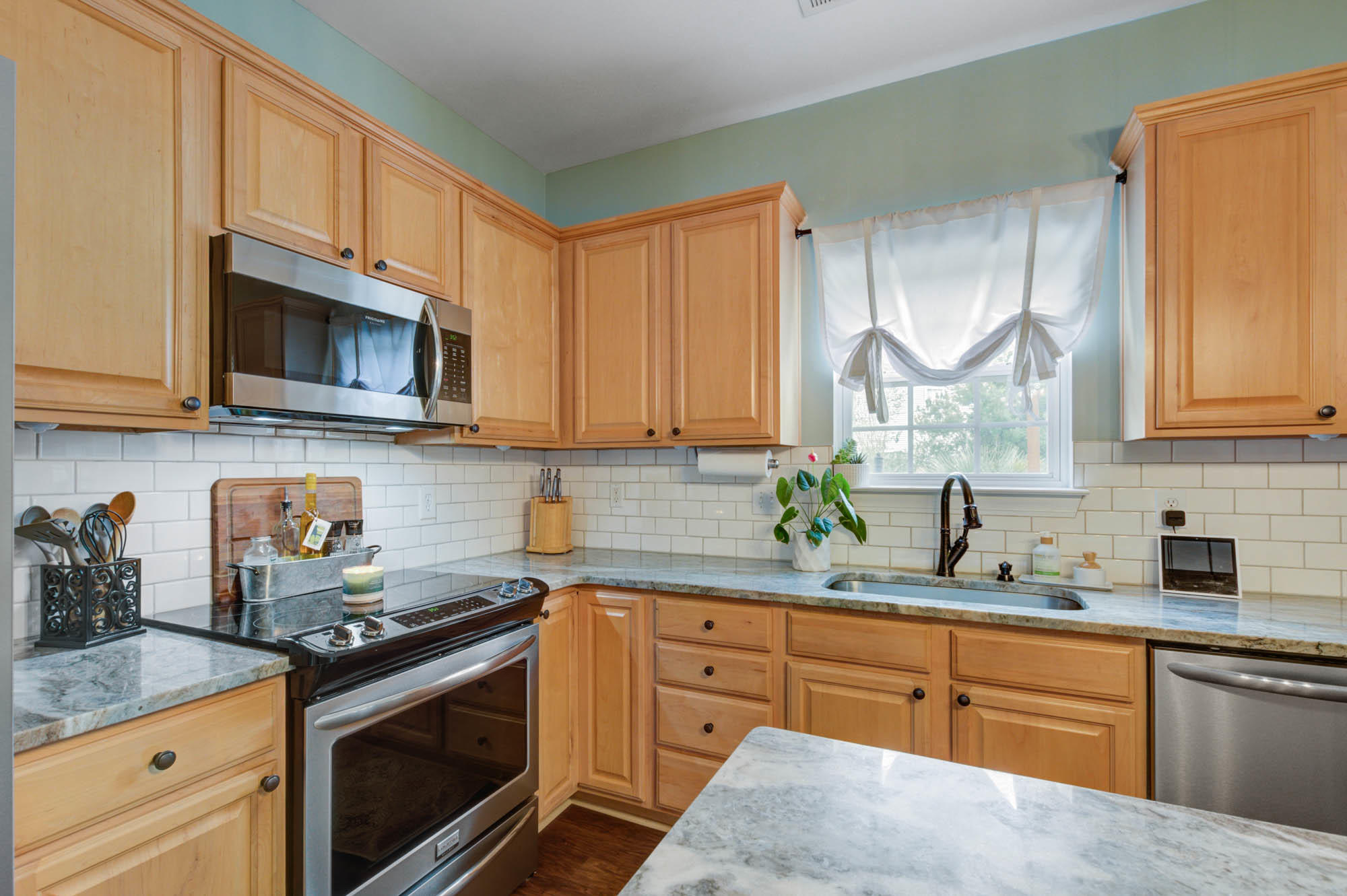 9435 Harroway Road Summerville, SC 29485 - Photo 5 of 53 Kitchen4-9435Harroway (17)