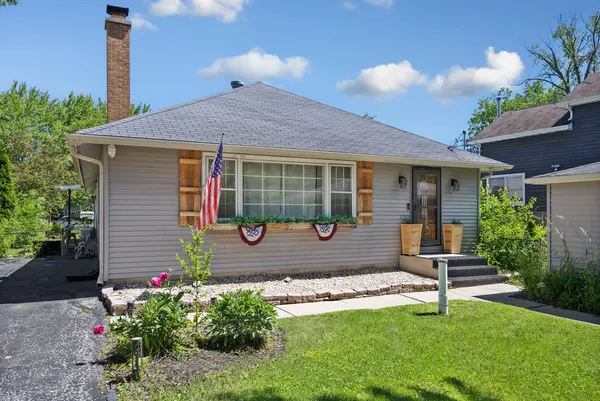 $425,000 | 26278 Blackhawk Avenue, Ingleside, IL 60041