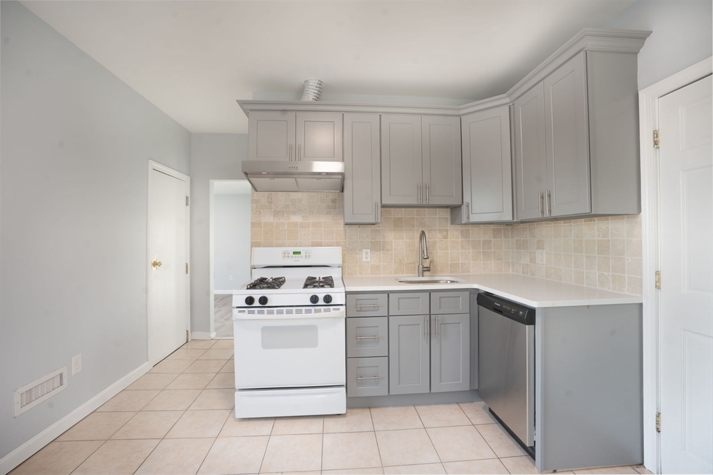 46 Wyllis Avenue, Unit 2 Everett, MA 02149 - Photo 8 of 28