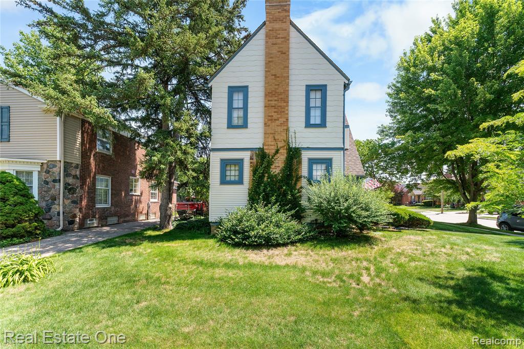 23760 Hudson Street Dearborn, MI 48124 - Photo 4 of 21