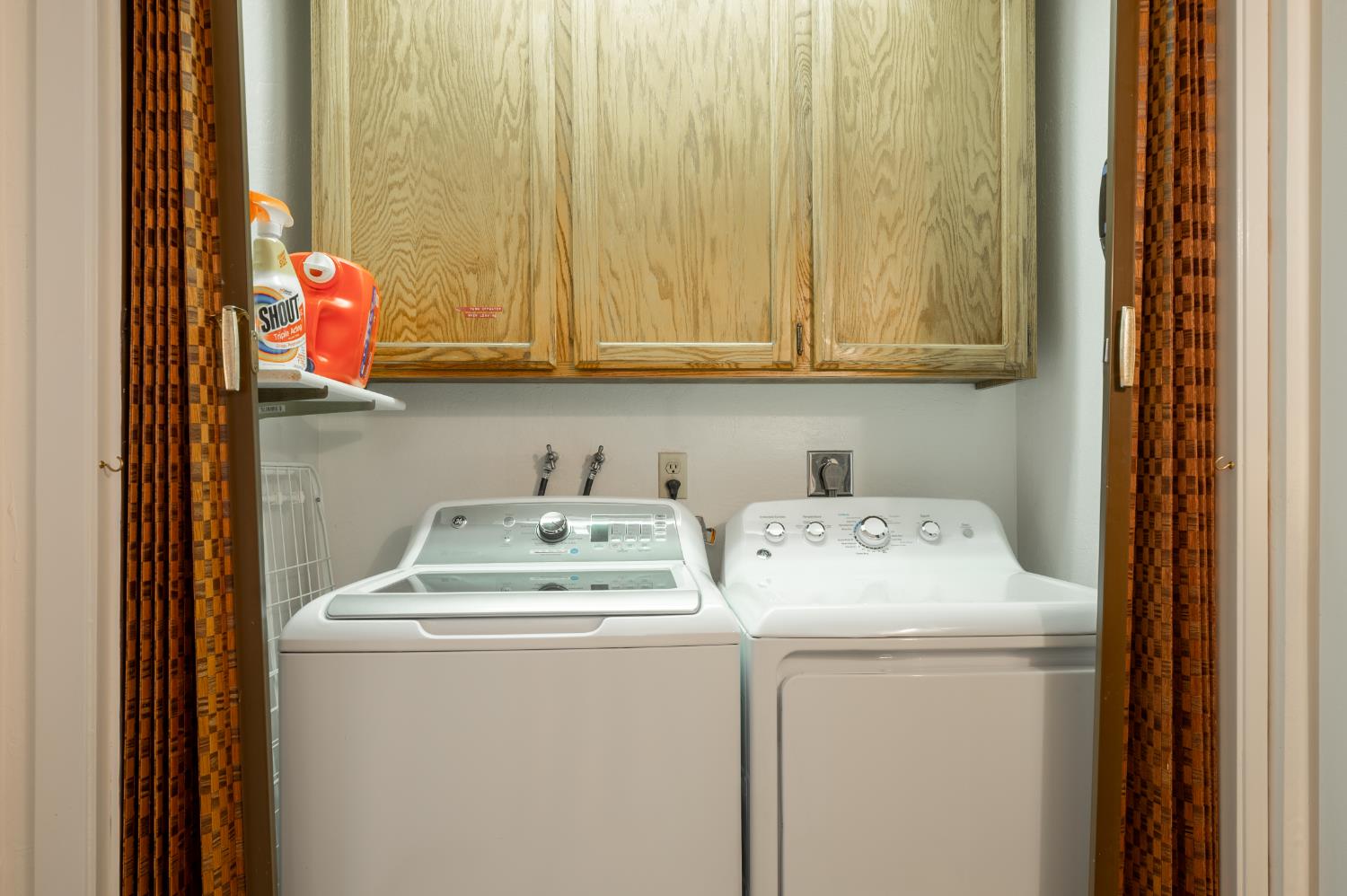 3790 Apache Road Arnold, CA 95223 - Photo 19 of 41 a utility room with dryer and washer