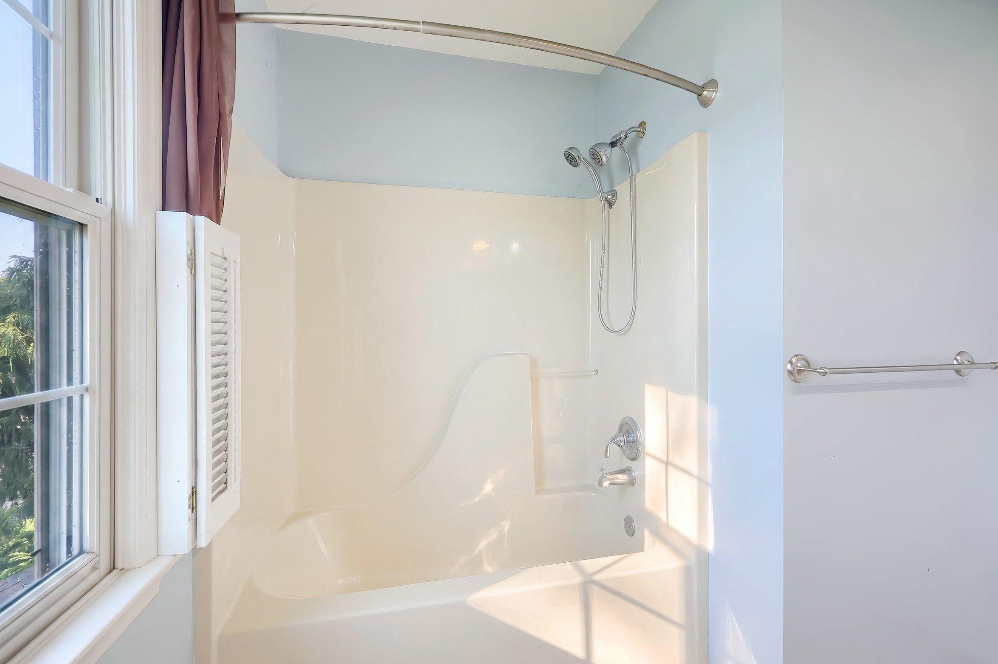 1540 Lilac Road York, PA 17408 - Photo 33 of 74 Main Full Bathroom on Second Floor
