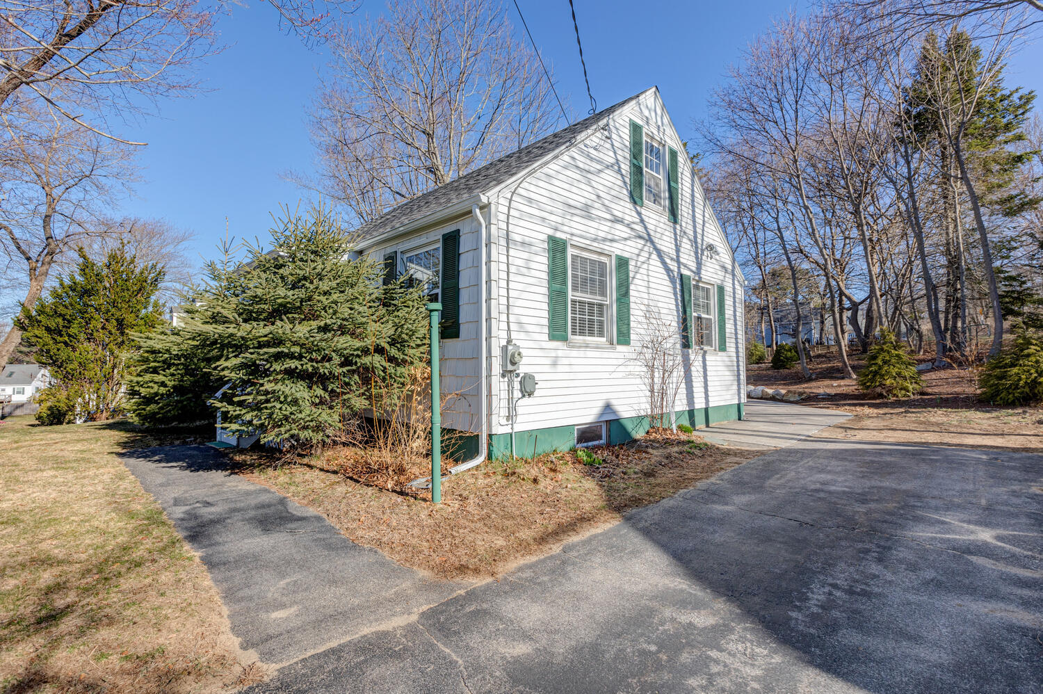 12 Orchard Road Cape Elizabeth, ME 04107 - Photo 2 of 37 12 Orchard Rd Cape Elizabeth-large-004-0