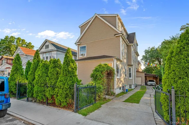 $1,850,000 | 27-28 Humphreys Street | East Elmhurst