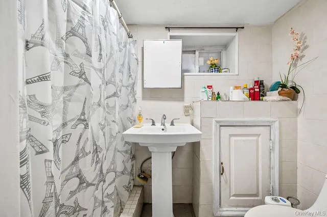 $1,850,000 | 27-28 Humphreys Street | East Elmhurst