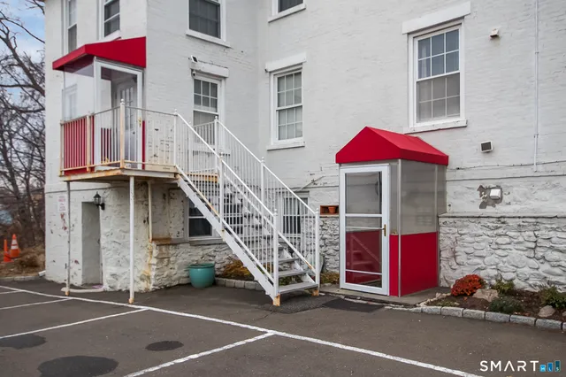 $2,500 | 104 East Avenue, Norwalk, CT 06851