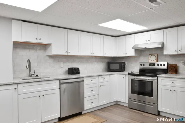 $2,500 | 104 East Avenue, Norwalk, CT 06851