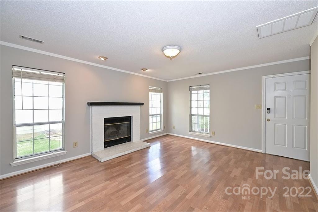 9423 Oren Thompson Road Charlotte, NC 28213 - Photo 6 of 41 Gallery Image 6