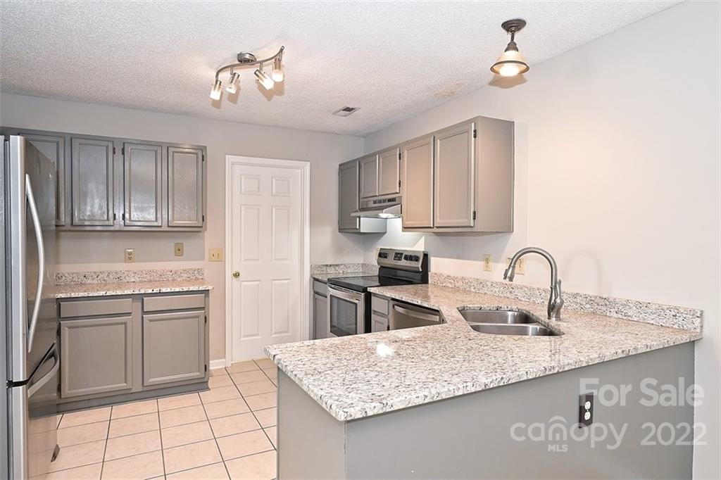 9423 Oren Thompson Road Charlotte, NC 28213 - Photo 10 of 41 Gallery Image 10